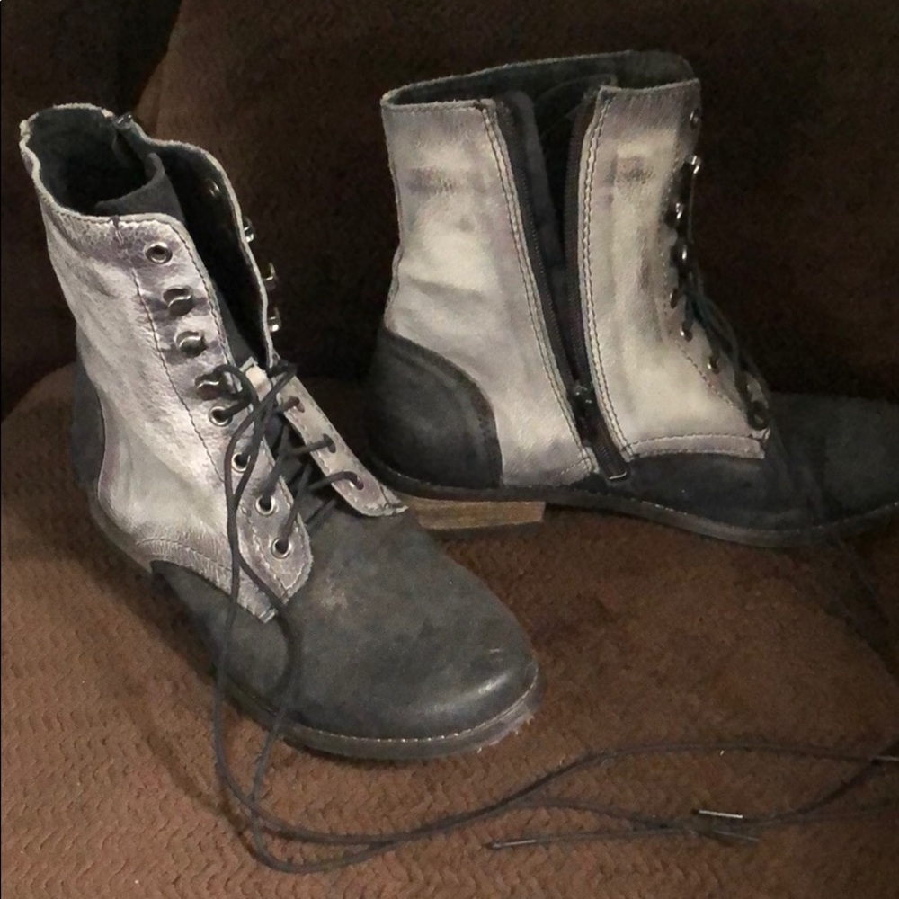 🖤Rebels lace up boots. Excellent condition🖤